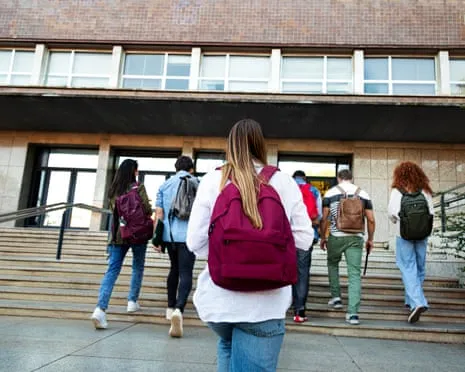 As Young Men Move Toward Conservatism, the Emergence of the 'Relaxed Female' Trend Grows Apparent