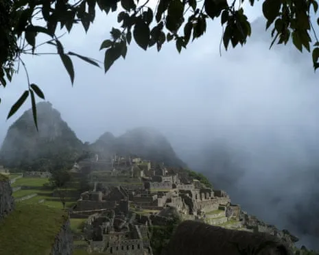 Rocks placed on Railway Lines Leave Hundreds of Tourists at Peru's Historic Site